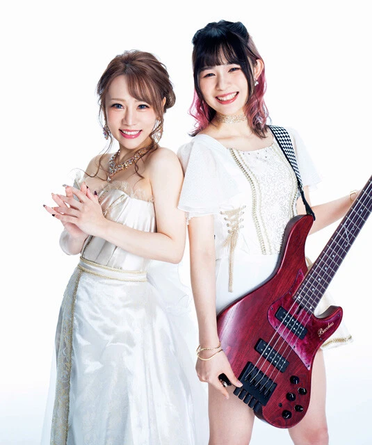 asami(Vo.左)、fami(Ba.右)