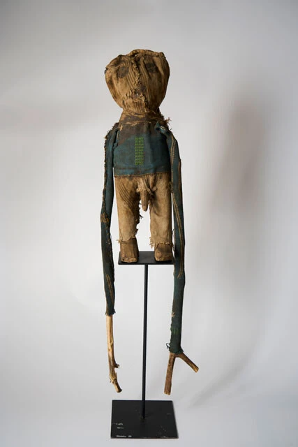 西アフリカのセヌフォ族のシャーマンが、神託を受けるときに使う人形・オラクル。本来はシャーマン以外、絶対に見てはいけないそう（写真：西邑秦和）