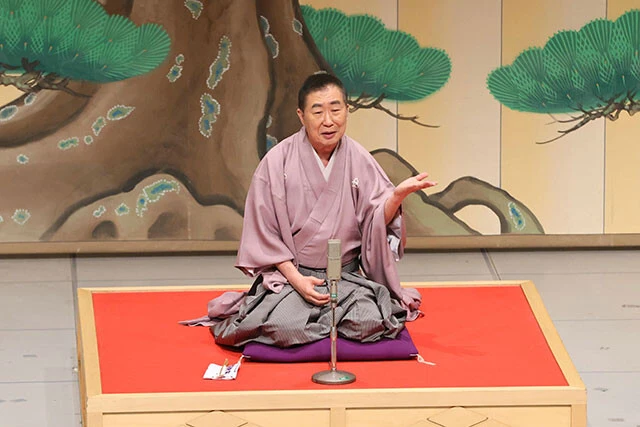 創作落語に力を入れた文枝が作り続けた310を超える演目は上方にとどまらず、東京の落語家にも広く受け継がれている