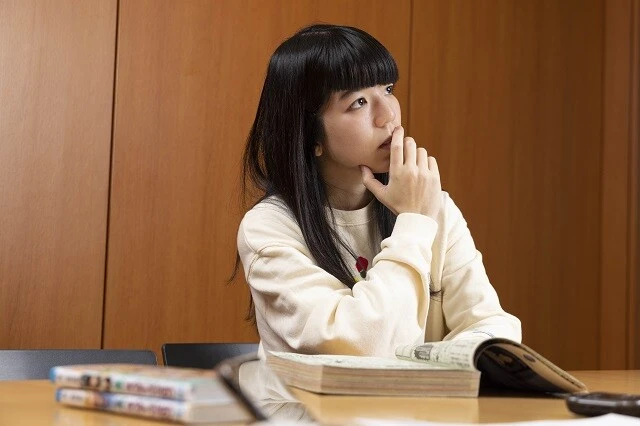 母の影響で絵が好きになった赤嶺総理。「ジャンプ魂」からはネット投稿も可能になったが、ハガキ大の紙にネタを手書きし封書で送る投稿にこだわっていた