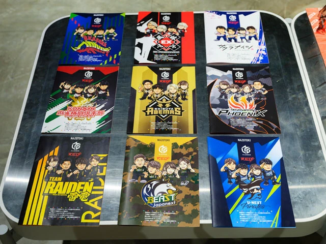 「俳優の萩原聖人選手（TEAM雷電）や、声優の伊達朱里紗選手（KONAMI麻雀格闘倶楽部）もボイス収録に参加。「やはりプロはレベルが違います！選手ごとに高低差はありますが（笑）、ぜひ各チームの謎解きクリア特典のボイス聴き比べを楽しんでください！」（松本リポーター談）