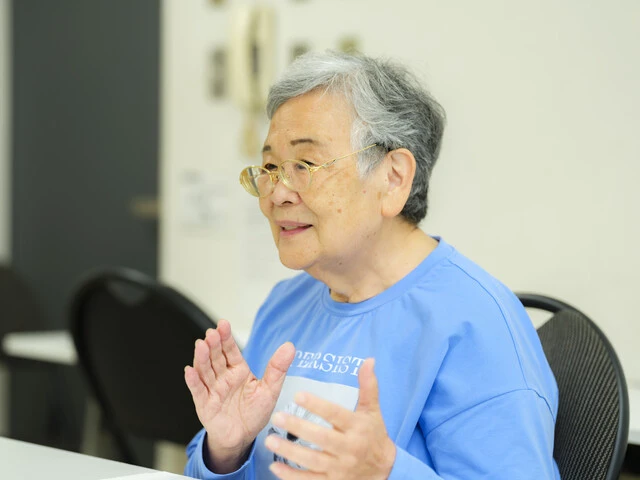 劇場所属メンバーとしては最高齢のおばあちゃん。しかしNSCの2年先輩には、もっと年上の80代の女性もいたらしい