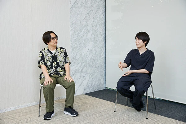 2ちゃんねるのオカルトスレッド「洒落怖」からネットフリックス『呪詛』まで語るふたり