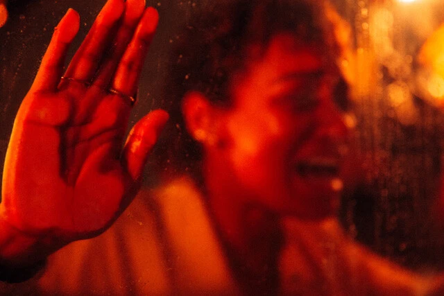 映画『TALK TO ME/トーク・トゥ・ミー』劇中カット © 2022 Talk To Me Holdings Pty Ltd, Adelaide Film Festival, Screen Australia