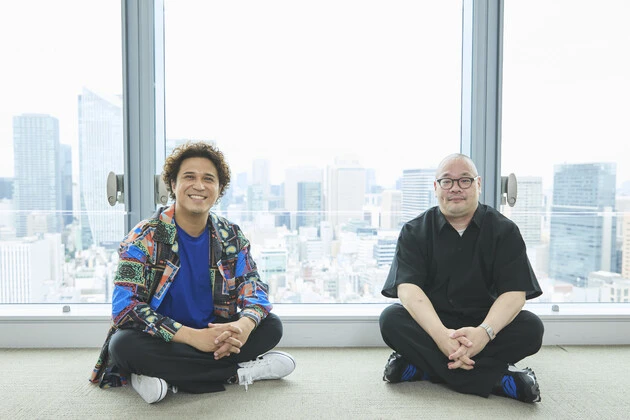 ドラマ『クラスメイトの女子、全員好きでした』の主演・木村昴(左)と原作者・爪切男の対談が実現