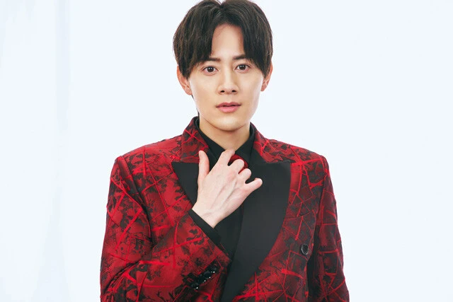 SHOW－WAの王子様・向山毅。好きな女性のタイプは明るい人。「おしゃべりが苦手なので、そんな僕を許してくれる人。無口さをおもしろがってツッコんでくれるくらい明るい方がいいですね」