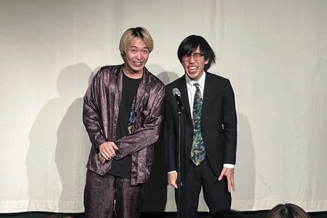 自らの漫才を「良い意味でお笑いっぽくない、脳が喜ぶネタ」と称している。3回戦で披露した漫才「トランプの誕生」は、その知的な仕掛けと展開で話題になった