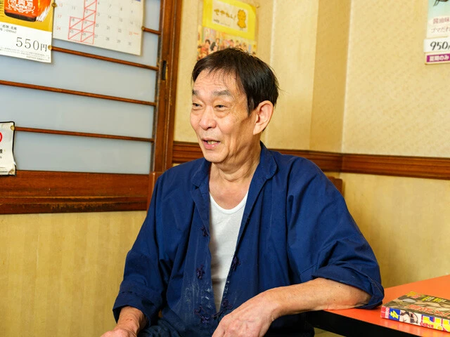 おしゃべり好きな店主の藤本さん