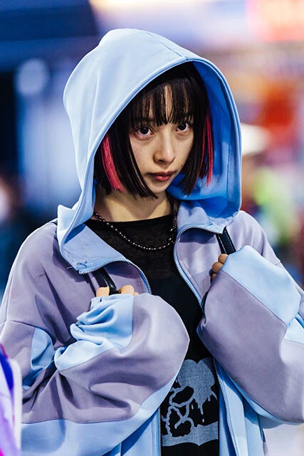 今回の物語の鍵を握る女性、くるみ（演：華村あすか）は有名コスプレイヤー。とある理由で、新宿の街を逃げ回っている