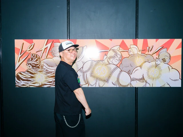 王位継承権を示す背中のKINマーク。嶋田先生は？