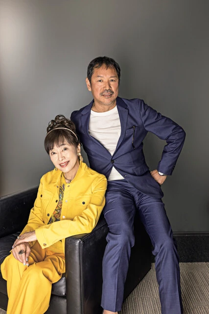 漫画家の猿渡哲也氏と俳優のかたせ梨乃氏