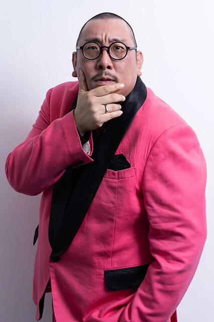 R-1優勝・街裏ぴんくさん。怪奇すぎる「漫談モンスター」がつかんだ夢は、ウソか幻か？