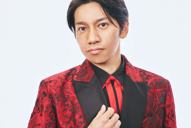 SHOW-WAの自称スケベ担当（!?）山本佳志。好きな女性のタイプはフィーリングが合う人。「関西人なのでそんな自分の関西ノリを受け入れてくれる方。お酒を一緒に楽しく飲めたら尚最高です！」