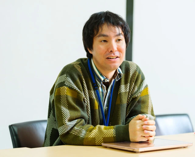 今和泉隆行　1985年生まれ、鹿児島県出身。7歳の頃から、実在しない都市の地図を書き始める。大学では地理学、まちづくりを専攻。IT企業のサラリーマンを経て、現在は空想地図制作を行なう傍ら、空想の舞台の地図を受注制作している。『空想地図帳：架空のまちが描く世界のリアル』（学芸出版社）など著書多数