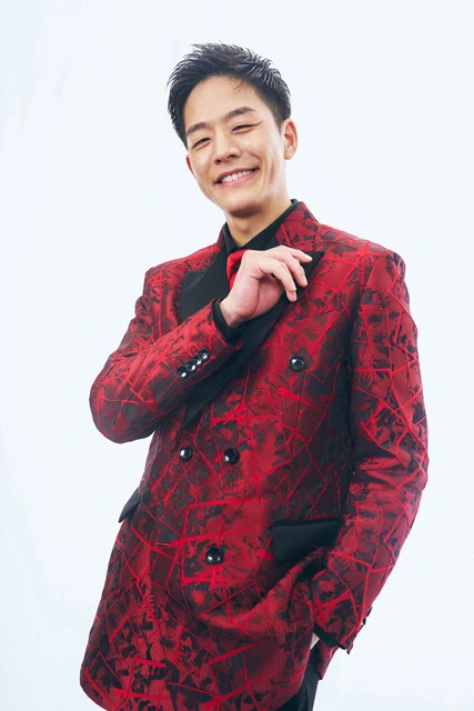 SHOW-WAの癒し担当務める井筒雄太。好きな女性のタイプは、感性が豊かで言葉で表現してくれる人。「日常の何気ない一コマを楽しめる方だと毎日が楽しそう。今日は月がキレイだよ、とかシェアしたい派なんです」