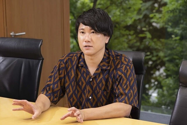 現代性を切り取ると、逆に作品の賞味期限も早まるのでは？と尋ねると「数年後に古くなるよりも、同時代を生きる人に最大限楽しんでもらいたいと思っています。と同時に、時代性を抜きにしてずっと読み継がれる名作も残したい」と語る結城氏