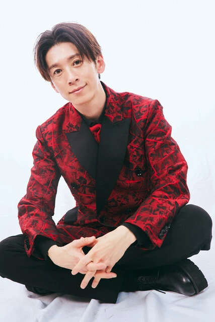 リーダーを務める寺田真二郎。好きな女性のタイプは笑いのツボが同じ人。「自分だけかもと思う場面で、一緒に笑っている女性がいたら惹かれちゃうかもしれないです」