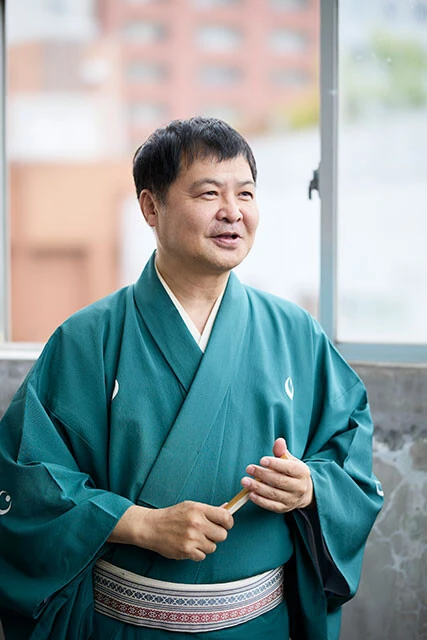 「落語を聞き始めた最初の半年間は魂が入ってなかったと思います」と語る月亭方正さん