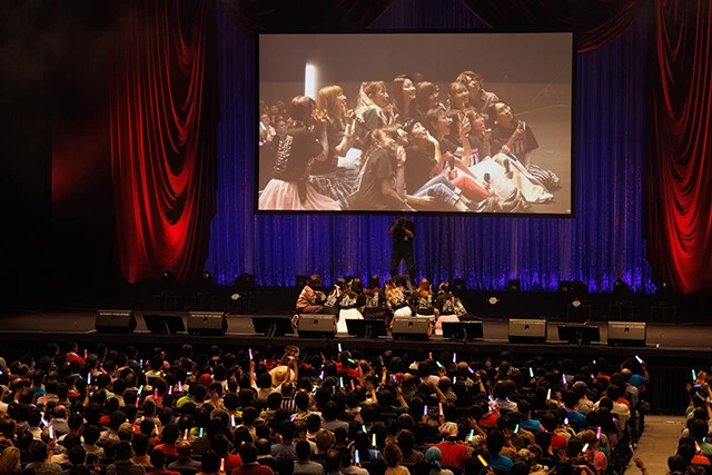 最後には出演者全員と客席で記念撮影