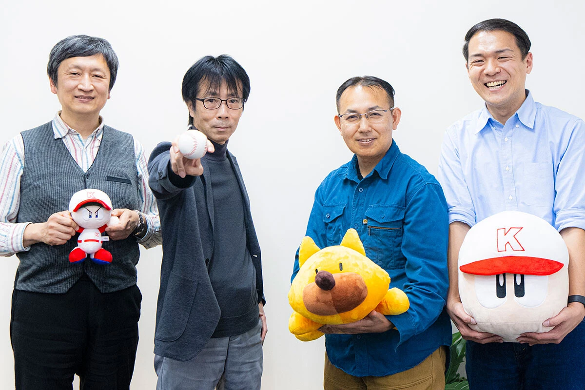 左から、シニアプランナー・西川直樹氏、シニアプランナー・豊原浩司氏、プランナー・池本健二氏、『パワプロ2024－2025』メインプランナー・小野浦辰哉氏