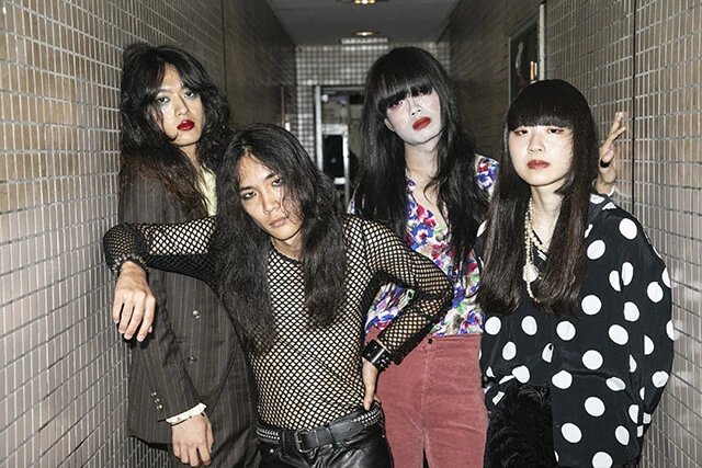 いま音楽界大注目の「暴動クラブ」は、平均年齢20歳の本格ロックンロールバンド！「ロックバンドを始めようとした理由？　簡単でカッコよかったからです（笑）」