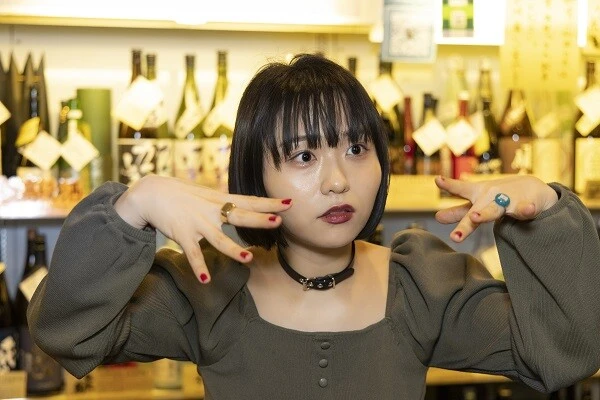 「昔の人は、空気中の見えない微生物とかを使って日本酒を作ってたんだから、ほぼ魔法使いですよね。ダンブルドアもおったまげる魔法です」と語る角井