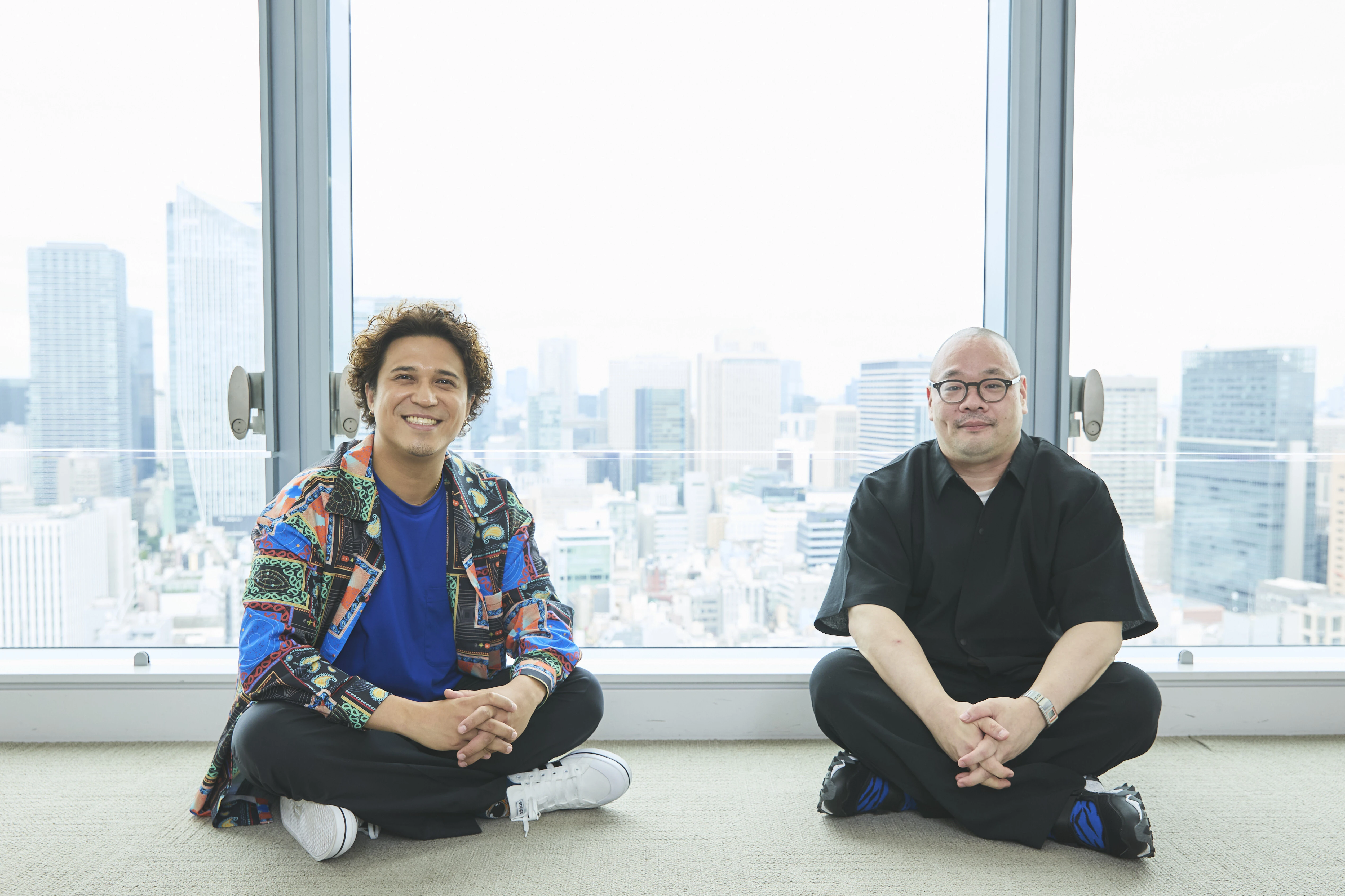 ドラマ『クラスメイトの女子、全員好きでした』の主演・木村昴(左)と原作者・爪切男の対談が実現