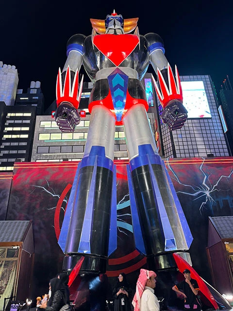 リヤドのテーマパーク「ブールバード・ワールド」にある全高33.7mのグレンダイザー像は、世界最大の金属製彫刻としてギネス世界記録に認定された