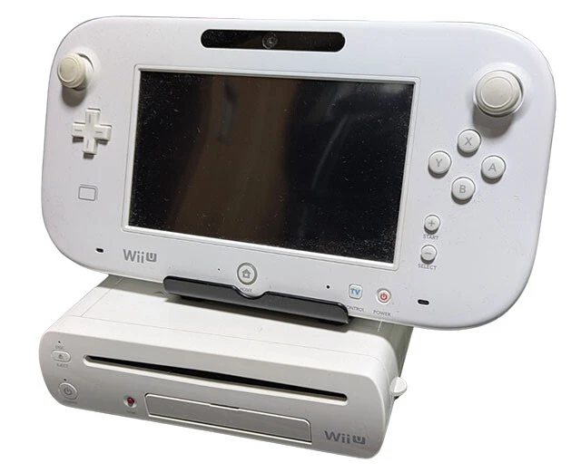 【2012年】(12月8日発売)Wii U《国内販売台数》334万台/任天堂初のHDMI端子を搭載したハード。タブレット型のコントローラー(ゲームパッド)は、従来の据え置きゲーム機の欠点だった「テレビをほかの誰かが占拠したら遊べなくなる」という課題に対するひとつのアンサーだ