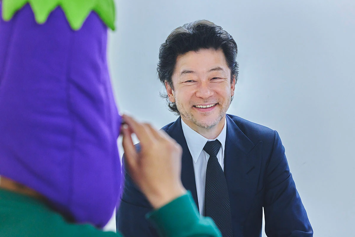 天竺鼠の川原克己さんと俳優の浅野忠信さん