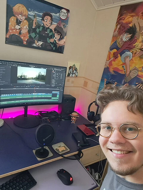 ダンスク（Dansku）本名、Daniel Selin。2005年11月25日生まれ。『ONE PIECE』や『鬼滅の刃』が好きなアニメファン