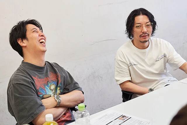 2010年結成。NSC東京校15期で同期。19、20年に『M-1グランプリ』決勝進出（最高5位）。20年には『キングオブコント』準優勝、翌21年も決勝進出