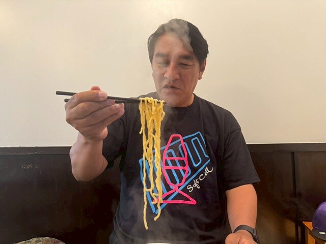 喜多方ラーメンといえば、この平打ちの太麺が特徴！