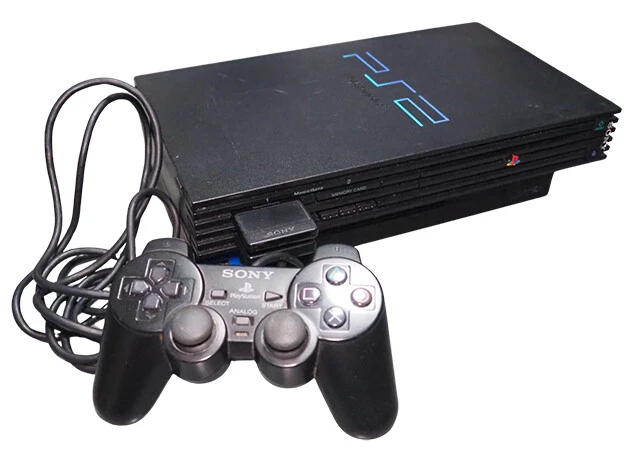 【2000】PlayStation 2（3月4日発売）次世代メディアDVDを採用し、「PS1」の後方互換を備えたことで発売初日からスマッシュヒットを飛ばす。ここからソニーはゲーム機にビデオ再生機能などの付加機能をつけたマルチメディア機としての展開を進めていく