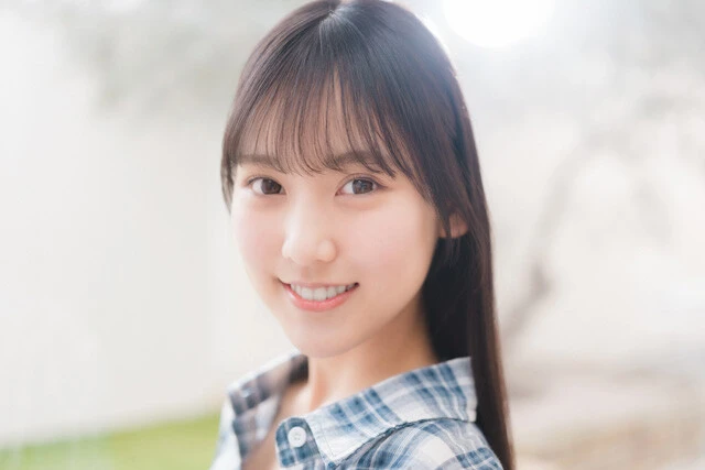 丸山 ひなた　サイン入りタペストリー 48の日スクラッチ AKB48・20期研究生 丸山ひなた「小さい頃から