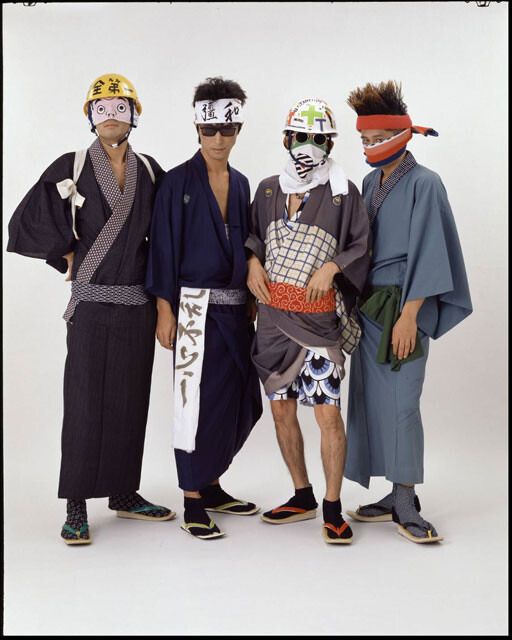 忌野清志郎によく似ているZERRY（右から二人目）率いる謎覆面バンドザ・タイマーズ