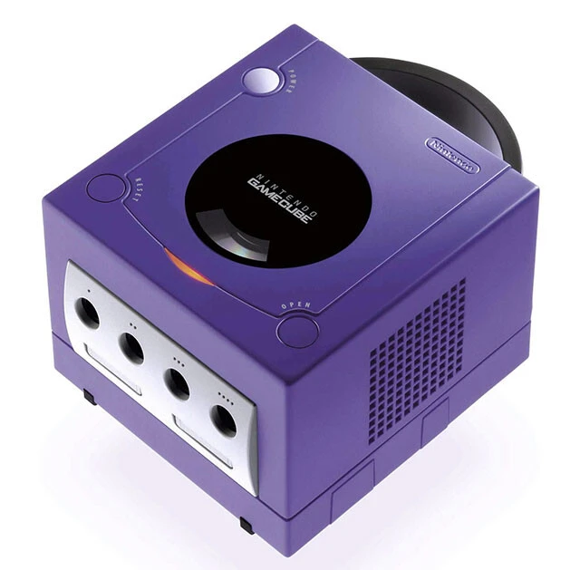 【2001年】（9月14日発売）ゲームキューブ《国内販売台数》404万台／任天堂初となる光ディスクを採用したゲーム機。性能は競合の「PS2」より高く、「Xbox」より低いという位置づけだったが、DVD再生機能を備えたPS2に押される形となってしまい、市場では2番手に