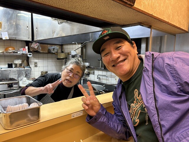 この店で50年以上も働いている店主の佐藤あや子さん