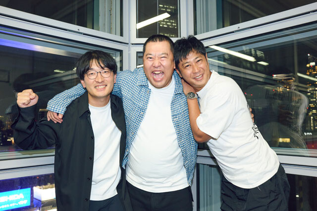 （左から）横澤俊之プロデューサー、とにかく明るい安村、パンサー尾形貴弘
