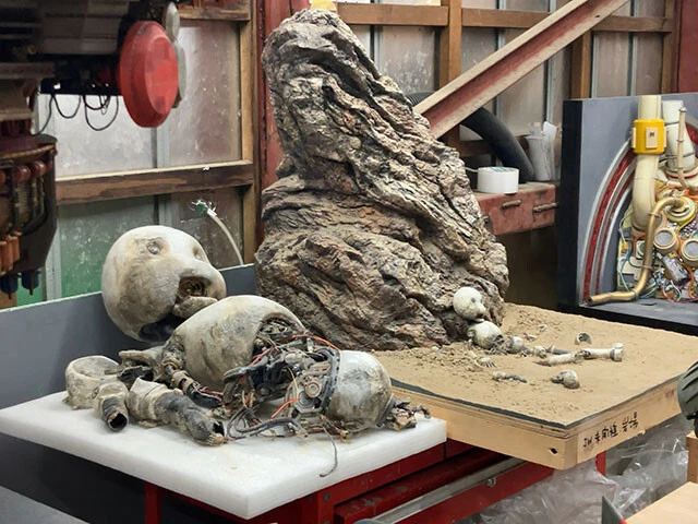 「壊れたロボット」や「突き出た岩」など、ディテールにも魂がこもる