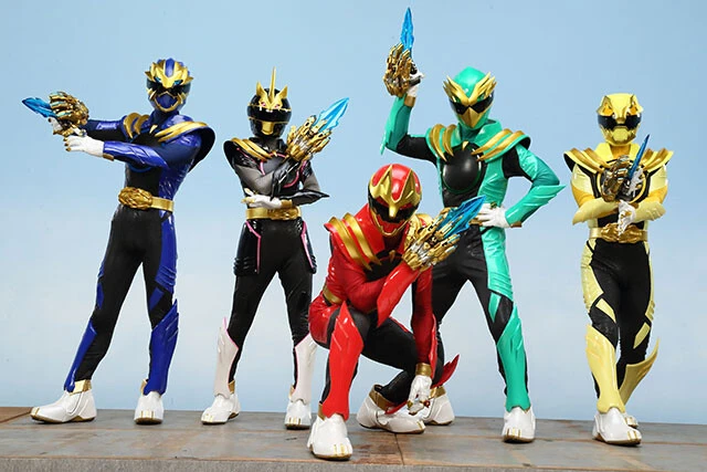 『ナンバーワン戦隊　ゴジュウジャー』（左から）ゴジュウレオン、ゴジュウユニコーン、ゴジュウウルフ、ゴジュウイーグル、ゴジュウティラノ