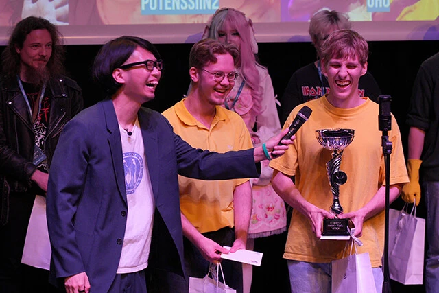 5組の個性派コンビが火花を散らした初のフィンランド漫才大会。見事、大会を制したのはOHO！