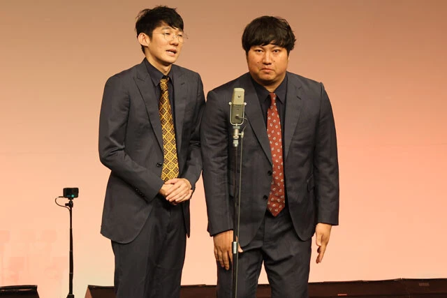 ロングコートダディ　【左】堂前透（どうまえとおる）【右】兎（うさぎ）　結成年：2009年　所属：吉本興業