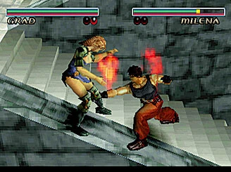 『DeSTReGA（デストレーガ）』（1998年）3つのボタンを組み合わせてさまざまな魔法を繰り出す新感覚ファンタジーバトル。見下ろし視点でフィールドを自在に動き回ることができる3D対戦アクションゲームだ