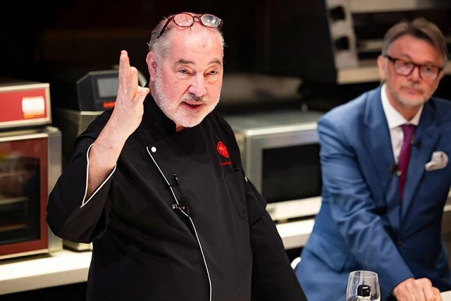 料理について語ったフランス料理界の巨匠コルビ氏