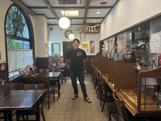 大正モダンみたいなたたずまいのある店内