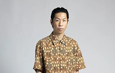 呂布カルマがブランド品に自論「身に着けているモノで自分を大きく見せたい。そんな心の表れ」