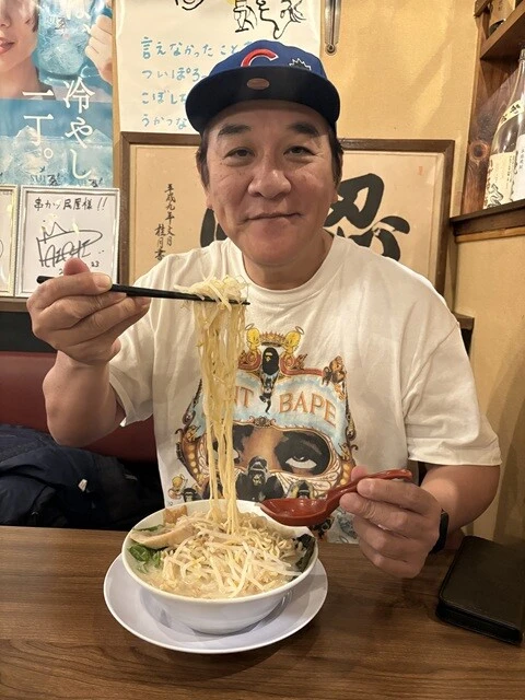 スープは牛骨でちょっと上品。もやしもシャキシャキしてる！