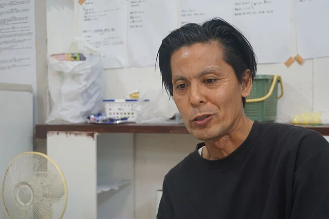 「お笑い米軍基地」の企画・脚本・演出を担当する「まーちゃん」こと小波津正光