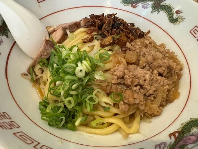 3種類のネギを使った「台湾まぜそば」（900円）